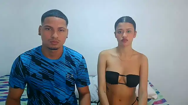 Snapshot of Sexy777Couple chatting on September 19, 7:57 pm Sexy777Couple online show from September 19, 7:57 pm