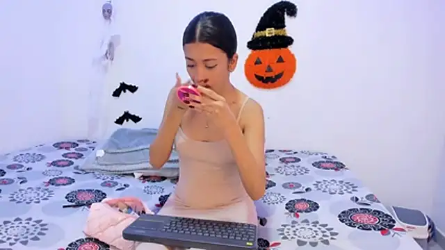 Snapshot of Sexy777Couple chatting on October 24, 10:06 pm Sexy777Couple online show from October 24, 10:06 pm