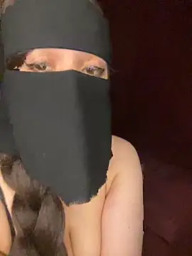 Snapshot of RooVaaN-Xx chatting on October 13, 5:04 pm RooVaaN-Xx online show from October 13, 5:04 pm