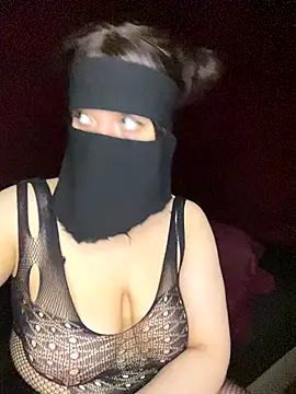 Snapshot of RooVaaN-Xx chatting on September 28, 12:10 pm RooVaaN-Xx online show from September 28, 12:10 pm