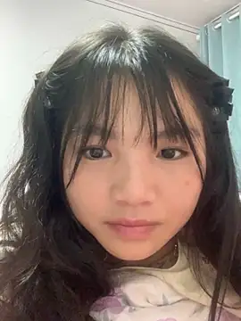 Snapshot of Emlyly-18 chatting on September 26, 3:42 pm Emlyly-18 online show from September 26, 3:42 pm