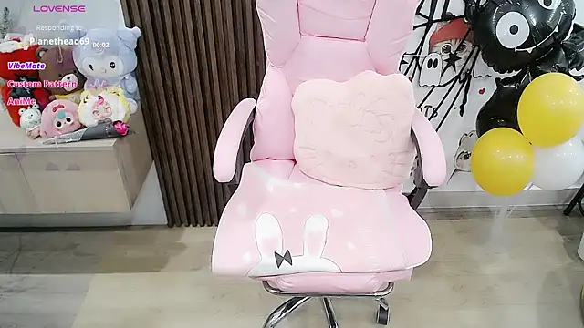 Eirlys18 online show from October 28, 12:33 pm