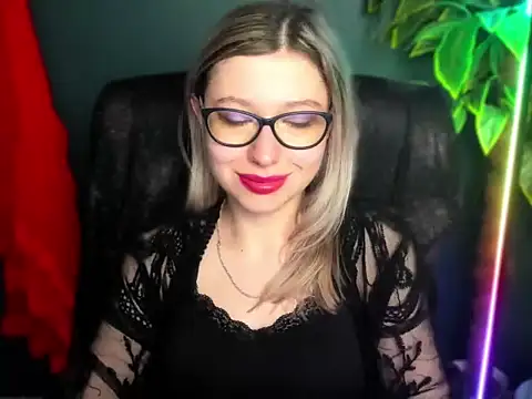 loveHeidi online show from April 1, 11:00 am