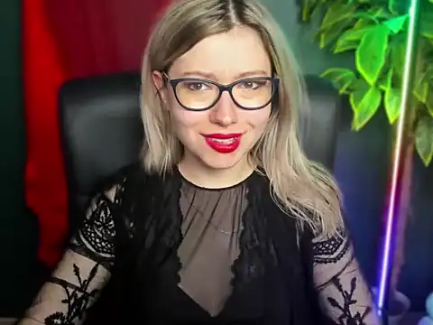 loveHeidi online show from March 30, 8:14 am