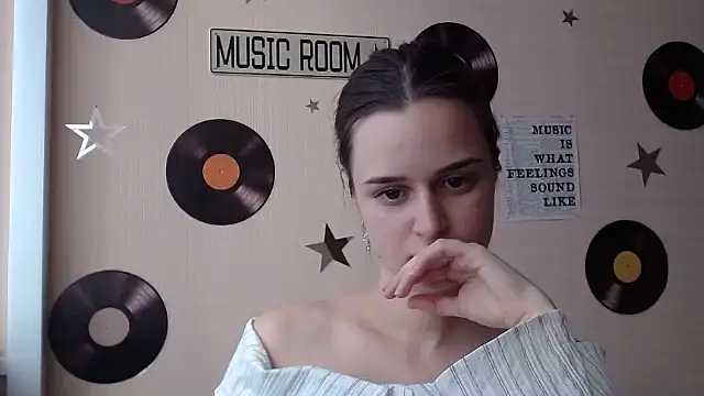 Kawaii Queen online show from September 15, 3:20 pm