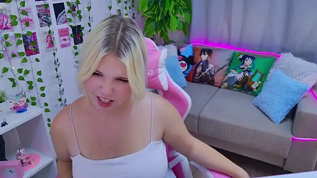 EmillyRogers online show from September 15, 10:23 am