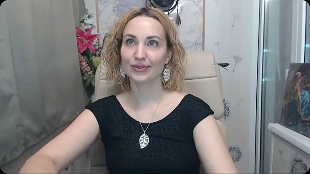 KatrinAlluring online show from October 23, 4:29 am