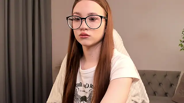 Dolly Gleam online show from October 21, 3:10 am