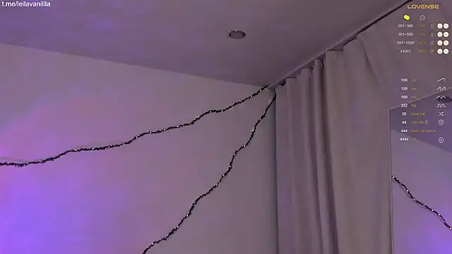 Leila Vanilla online show from April 9, 5:32 am