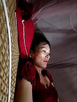 Snapshot of Yumyum_kiw chatting on October 1, 8:19 am Yumyum kiw online show from October 1, 8:19 am