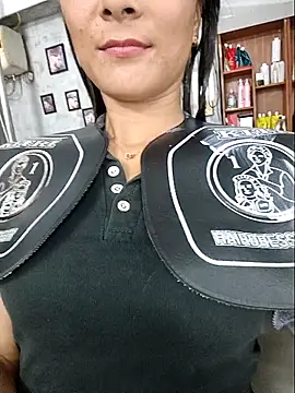 Snapshot of Yumyum_kiw chatting on September 29, 5:56 am Yumyum kiw online show from September 29, 5:56 am