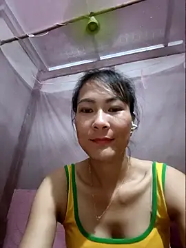 Snapshot of Yumyum_kiw chatting on September 17, 8:12 am Yumyum kiw online show from September 17, 8:12 am