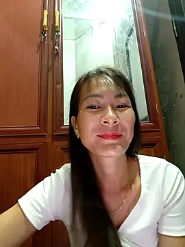 Snapshot of Yumyum_kiw chatting on October 18, 8:21 pm Yumyum kiw online show from October 18, 8:21 pm