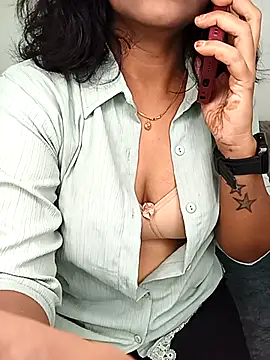 Snapshot of Marathi_rani2 chatting on October 16, 5:43 am Marathi rani2 online show from October 16, 5:43 am