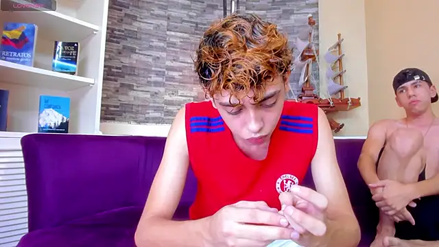 Snapshot of PoisonGuys chatting on October 25, 11:11 pm PoisonGuys online show from October 25, 11:11 pm