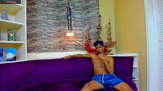 Snapshot of PoisonGuys chatting on October 4, 7:29 pm PoisonGuys online show from October 4, 7:29 pm