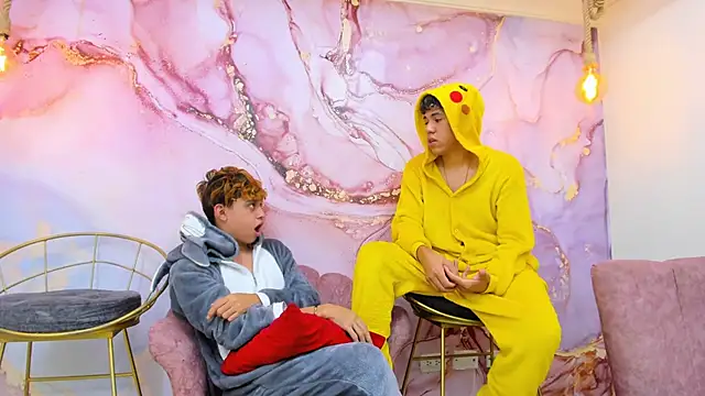 Snapshot of PoisonGuys chatting on September 18, 6:39 pm PoisonGuys online show from September 18, 6:39 pm