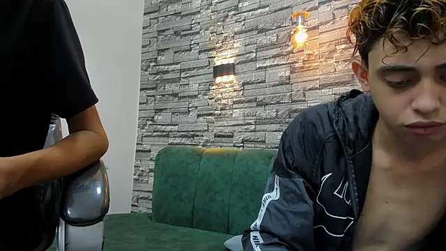 Snapshot of PoisonGuys chatting on September 11, 5:41 am PoisonGuys online show from September 11, 5:41 am