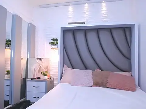 Snapshot of Luciana_Graay chatting on September 18, 11:42 am Luciana Graay online show from September 18, 11:42 am