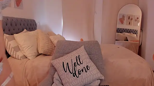 MartinaGrey- online show from October 21, 1:37 pm