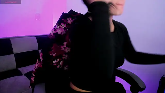 GwenHazel online show from October 7, 11:25 am