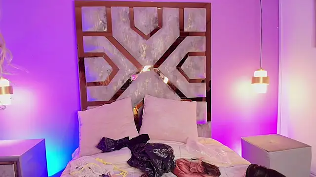 Snapshot of Electra_Gosselin chatting on October 1, 12:32 pm Electra Gosselin online show from October 1, 12:32 pm