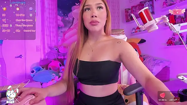 Issa Moon  online show from January 9, 12:04 am