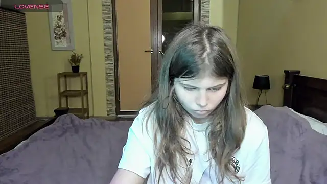 Lilly Jess online show from October 15, 7:05 pm