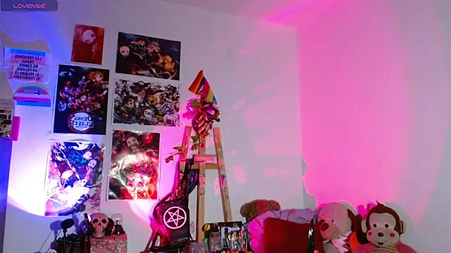 Snapshot of carolinerue chatting on October 3, 3:44 am carolinerue online show from October 3, 3:44 am