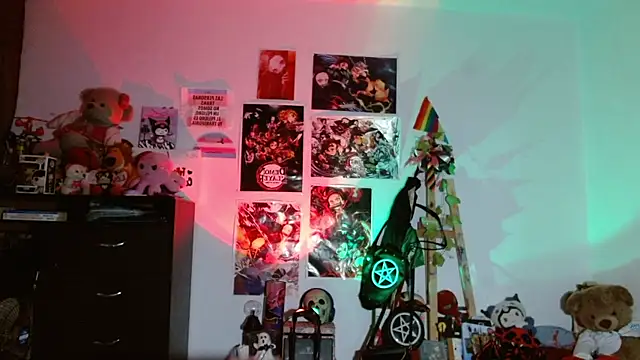 Snapshot of carolinerue chatting on October 14, 6:05 am carolinerue online show from October 14, 6:05 am