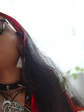 carolinerue online show from January 7, 7:06 pm