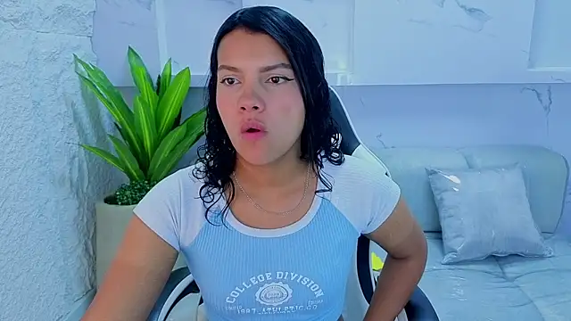 Snapshot of antonela_tp chatting on September 24, 1:10 pm antonela tp online show from September 24, 1:10 pm