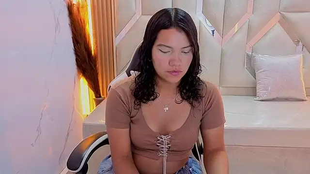 Snapshot of antonela_tp chatting on October 15, 1:25 pm antonela tp online show from October 15, 1:25 pm