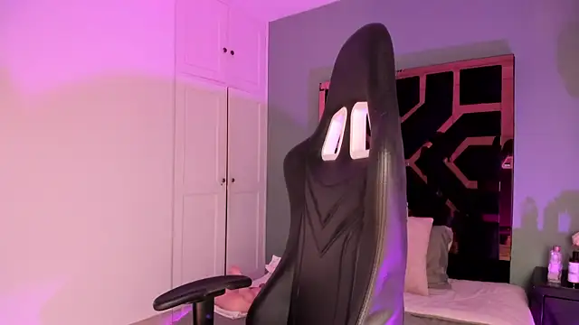 Madison Monroe  online show from September 20, 12:14 pm