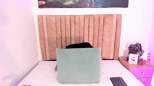 Madison Monroe  online show from October 16, 12:30 pm