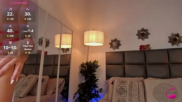 Snapshot of nicolehenna chatting on October 11, 10:12 pm nicolehenna online show from October 11, 10:12 pm