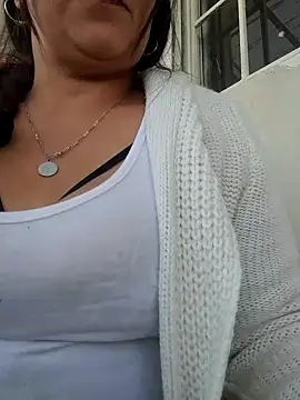 Snapshot of Misshot_01 chatting on October 4, 9:52 pm Misshot 01 online show from October 4, 9:52 pm