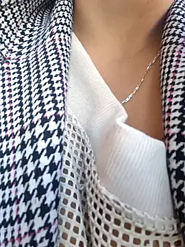 Snapshot of Misshot_01 chatting on October 2, 9:31 pm Misshot 01 online show from October 2, 9:31 pm