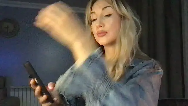 Pyrelissa online show from December 18, 4:34 pm