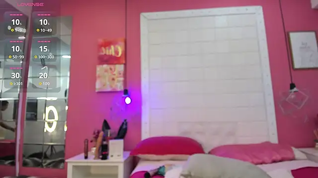 Snapshot of TransDoll09 chatting on September 15, 7:54 pm TransDoll09 online show from September 15, 7:54 pm