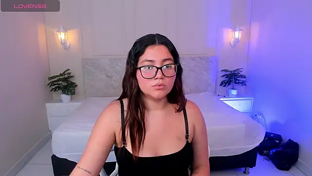 MiaFoxx5 online show from September 13, 2:47 pm