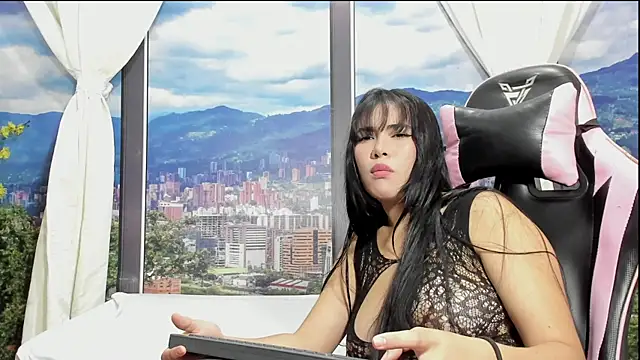 Snapshot of Sarahwalkerr chatting on September 24, 2:27 pm Sarahwalkerr online show from September 24, 2:27 pm