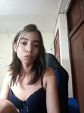 isyzay online show from September 8, 11:15 pm
