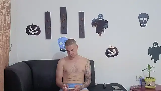 kloe-robert online show from October 10, 4:23 pm