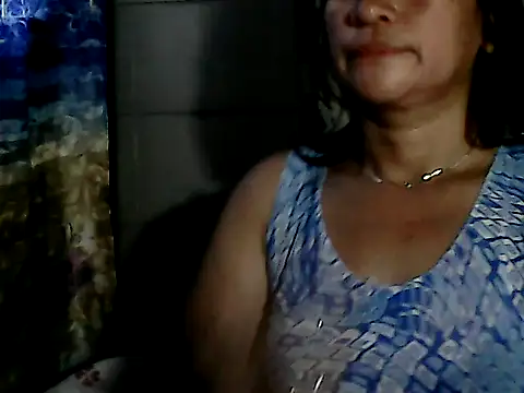 yoursPinayMama1682 online show from December 4, 11:05 pm