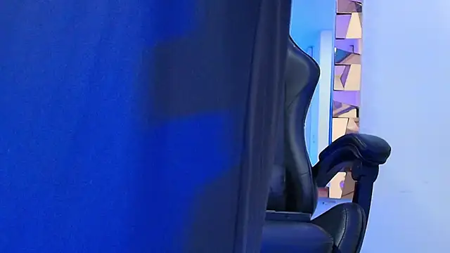 Snapshot of Angell_cooper chatting on October 21, 5:50 pm Angell cooper online show from October 21, 5:50 pm