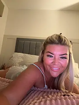 EmilyKingg online show from September 10, 8:42 pm