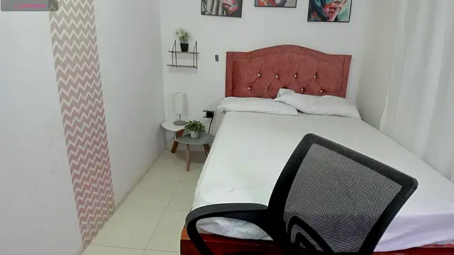 miss big boobs  online show from September 14, 5:05 am