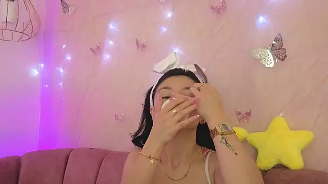 april bennett online show from December 20, 12:53 pm