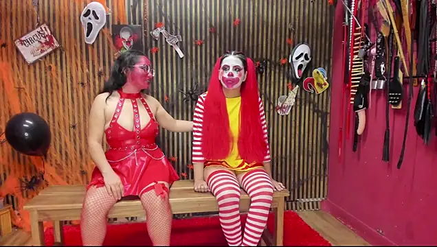 Snapshot of VantablackBDSMShow_ chatting on October 31, 1:37 pm VantablackBDSMShow online show from October 31, 1:37 pm